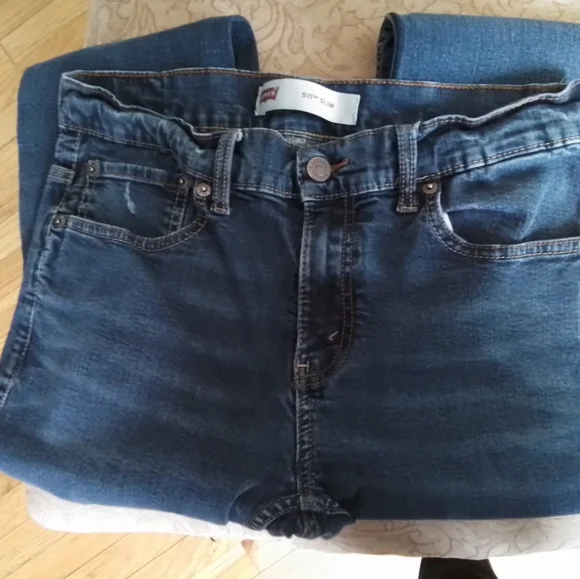 Levis Jeans - Picture 3 of 7